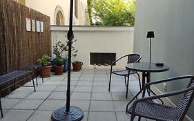 Crystal Suites Chez Helena